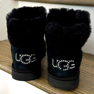 UGG Swarski Crystal size 9  low black boots